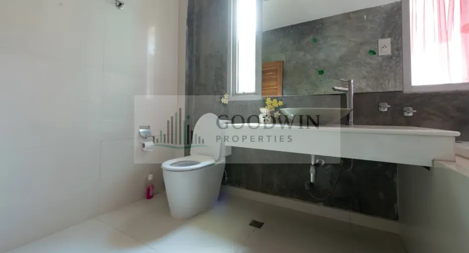 For rent and for sale 5 bedrooms house in Bang Lamung, Chonburi