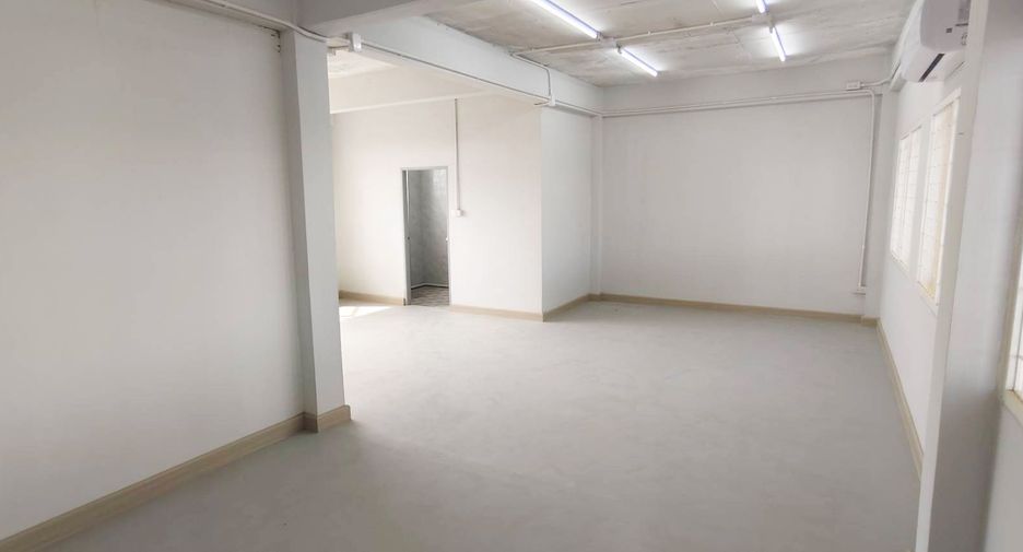For rent 5 bedrooms office in Mueang Samut Prakan, Samut Prakan