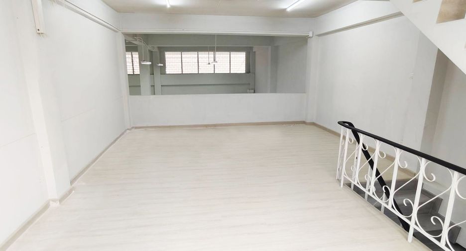 For rent 5 bedrooms office in Mueang Samut Prakan, Samut Prakan