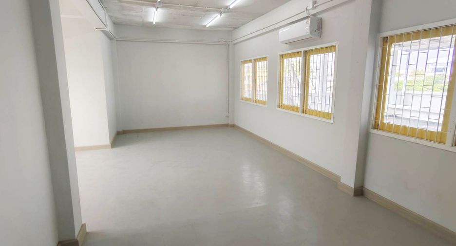 For rent 5 bedrooms office in Mueang Samut Prakan, Samut Prakan