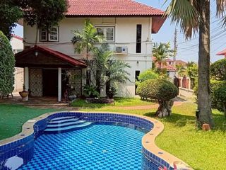 À vendre et à louer 3 chambres villa à Bang Lamung, Chonburi