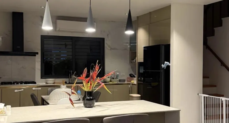 For rent 4 bedrooms villa in Mueang Phuket, Phuket