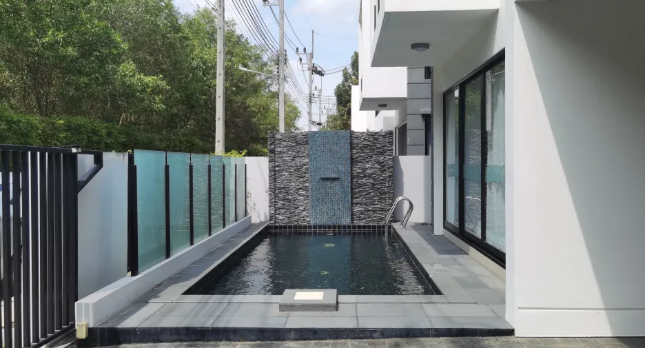 For sale 5 bedrooms villa in Thalang, Phuket