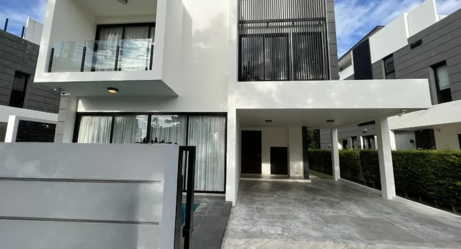 For sale 5 bedrooms villa in Thalang, Phuket