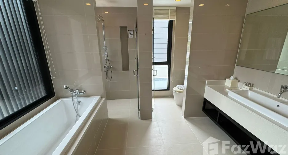 For sale 5 bedrooms villa in Thalang, Phuket