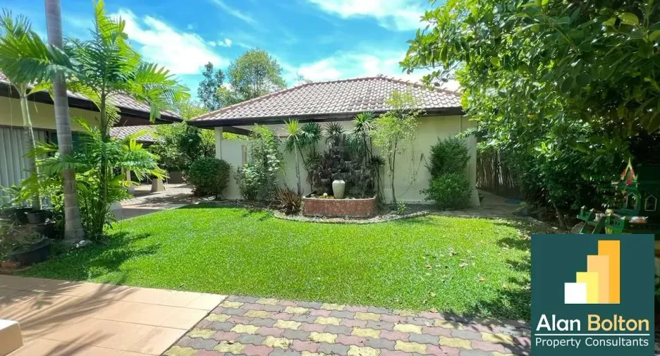 Haus zum Kauf mit 3 Zimmer in Si Racha, Chonburi
