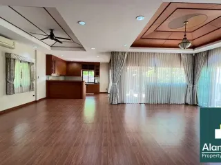 Haus zum Kauf mit 3 Zimmer in Si Racha, Chonburi