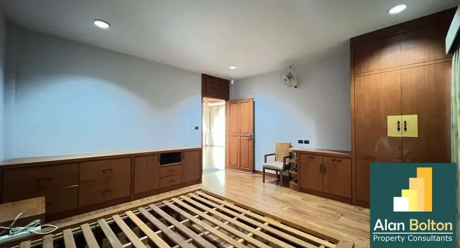 Haus zum Kauf mit 3 Zimmer in Si Racha, Chonburi