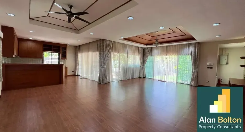 Haus zum Kauf mit 3 Zimmer in Si Racha, Chonburi