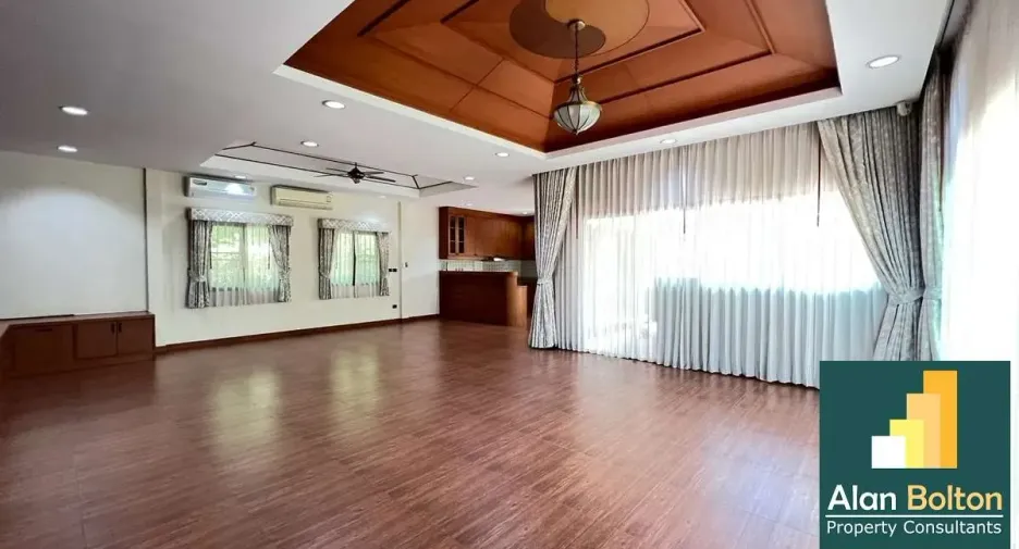 Haus zum Kauf mit 3 Zimmer in Si Racha, Chonburi