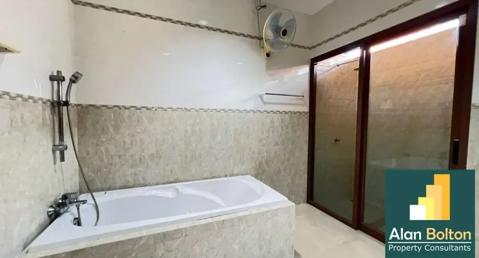 Haus zum Kauf mit 3 Zimmer in Si Racha, Chonburi