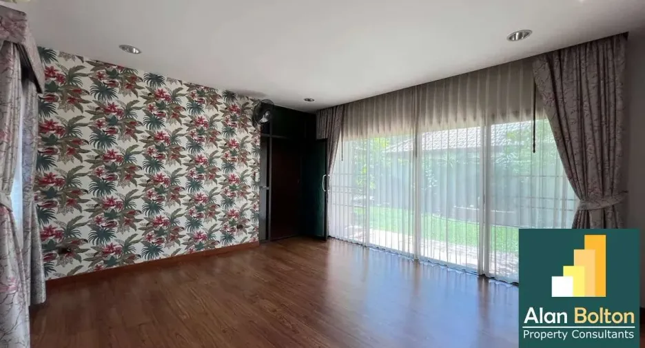 Haus zum Kauf mit 3 Zimmer in Si Racha, Chonburi