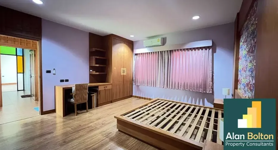 Haus zum Kauf mit 3 Zimmer in Si Racha, Chonburi