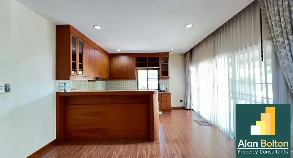 Haus zum Kauf mit 3 Zimmer in Si Racha, Chonburi