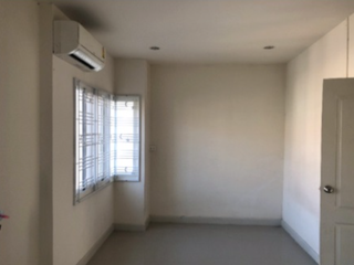 For sale 3 bedrooms townhouse in Lat Krabang, Bangkok