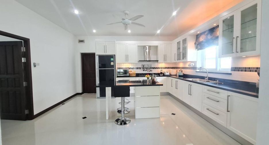For sale 2 bedrooms villa in South Pattaya, Pattaya