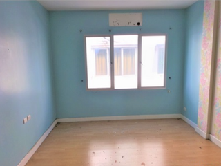 For sale 4 bedrooms townhouse in Lat Krabang, Bangkok