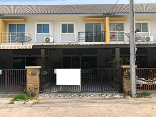 出售 2 卧室 联排别墅 在 Phan Thong, Chon Buri