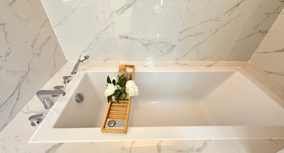 For sale 2 bedrooms condo in Pathum Wan, Bangkok