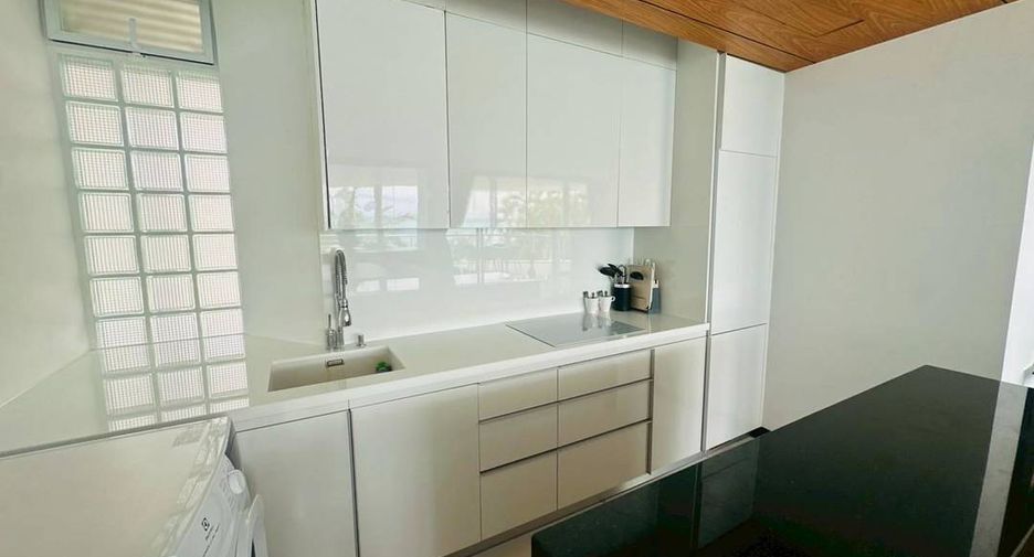 For rent 2 bedrooms condo in Sattahip, Chonburi