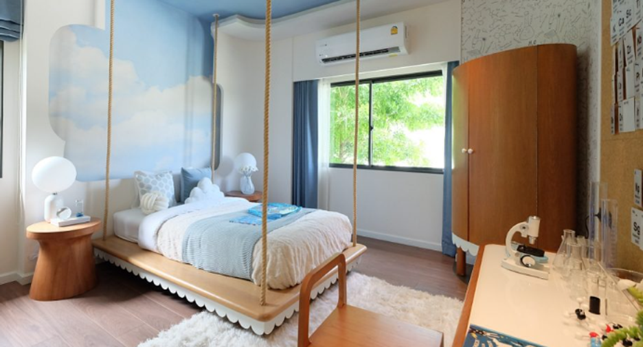 For sale 4 bedrooms house in Bang Khun Thian, Bangkok