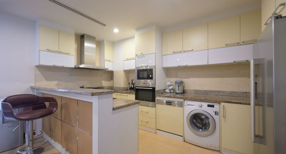 For rent 2 bedrooms condo in North Pattaya, Pattaya