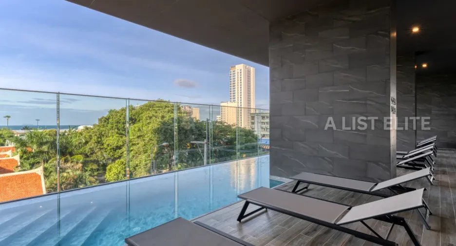 For sale 2 bedrooms condo in Pratumnak, Pattaya
