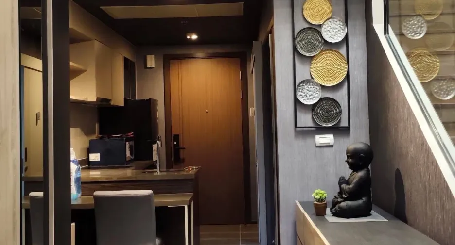 For rent 1 bed condo in Phaya Thai, Bangkok