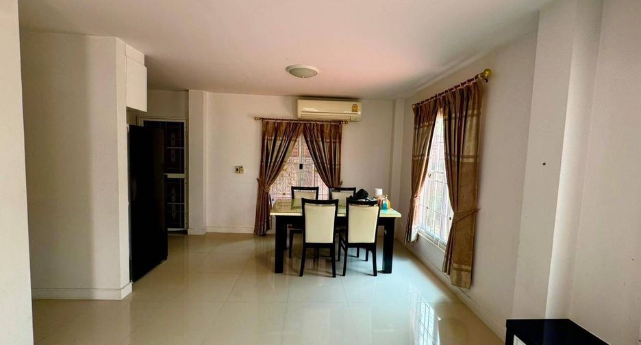 For sale 3 bedrooms house in Prawet, Bangkok