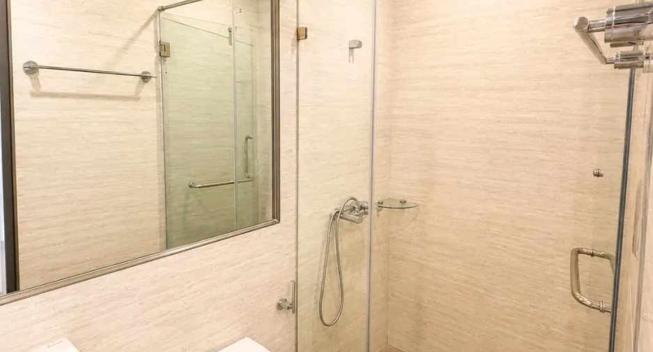 À louer et à vendre 1 chambre condo à Phra Khanong, Bangkok