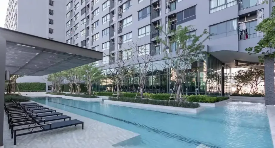 For rent 2 bedrooms condo in Phra Khanong, Bangkok
