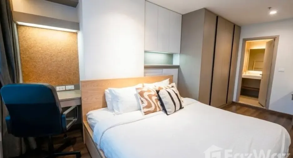 For rent 2 bedrooms condo in Phra Khanong, Bangkok