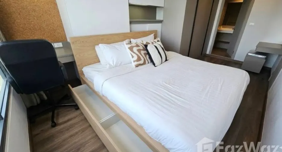 For rent 2 bedrooms condo in Phra Khanong, Bangkok