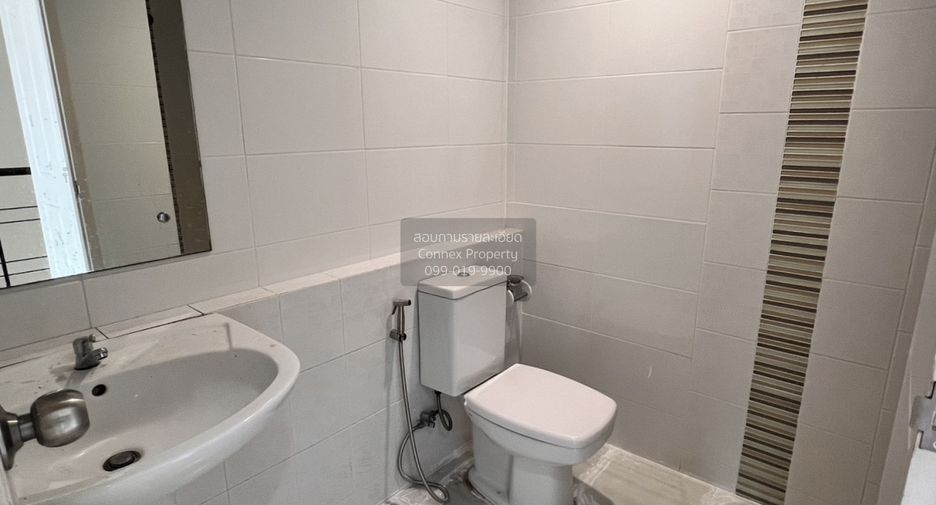 For sale 3 bedrooms townhouse in Thung Khru, Bangkok