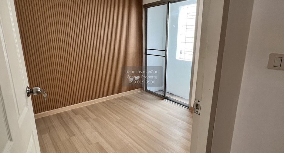 For sale 3 bedrooms townhouse in Thung Khru, Bangkok