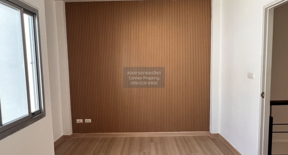 For sale 3 bedrooms townhouse in Thung Khru, Bangkok