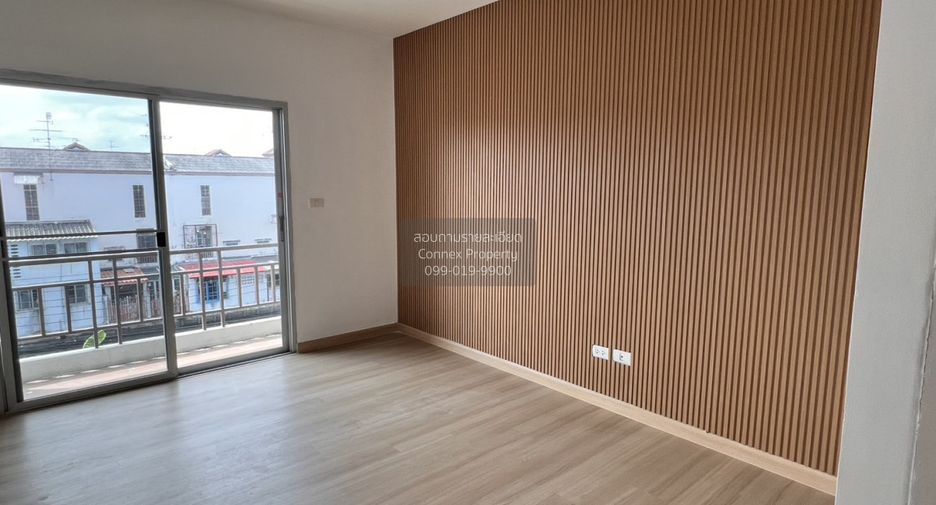 For sale 3 bedrooms townhouse in Thung Khru, Bangkok