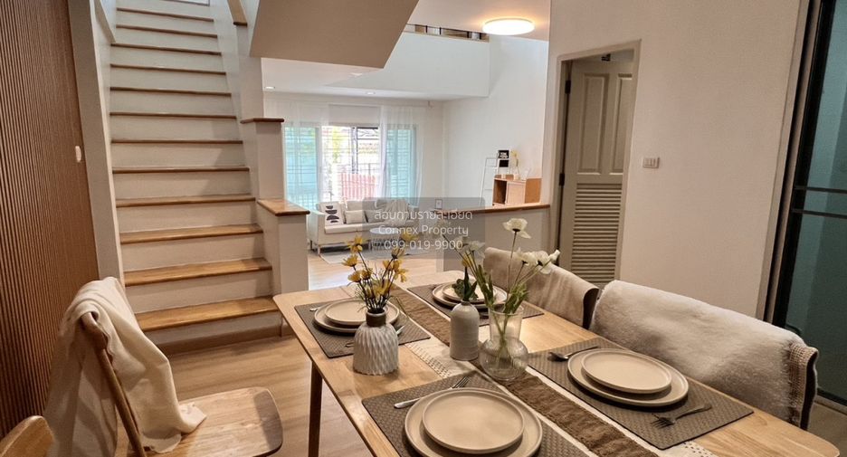 For sale 3 bedrooms townhouse in Thung Khru, Bangkok