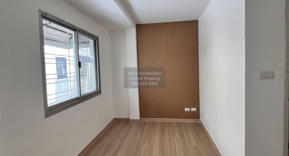 For sale 3 bedrooms townhouse in Thung Khru, Bangkok