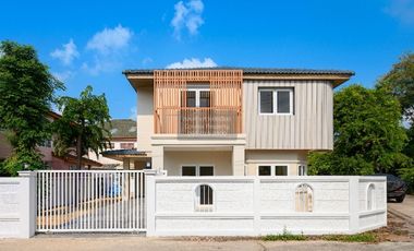 Haus zum Kauf mit 4 Zimmer in Sai Mai, Bangkok