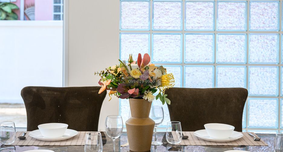 Haus zum Kauf mit 4 Zimmer in Sai Mai, Bangkok