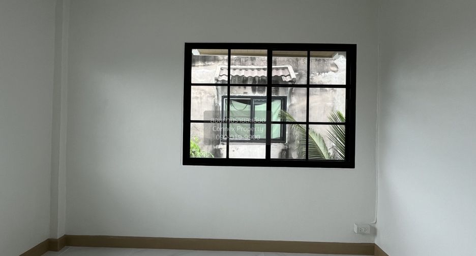 For sale 2 bedrooms townhouse in Min Buri, Bangkok