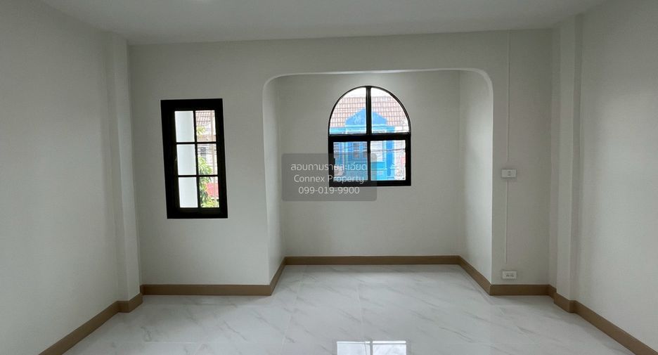 For sale 2 bedrooms townhouse in Min Buri, Bangkok
