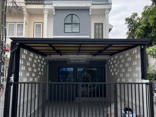 For sale 2 bedrooms townhouse in Min Buri, Bangkok