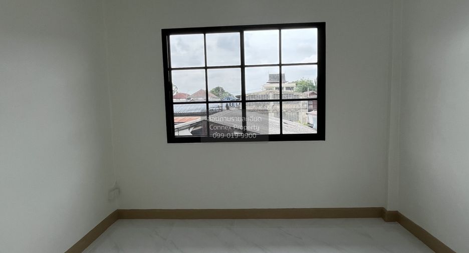 For sale 2 bedrooms townhouse in Min Buri, Bangkok