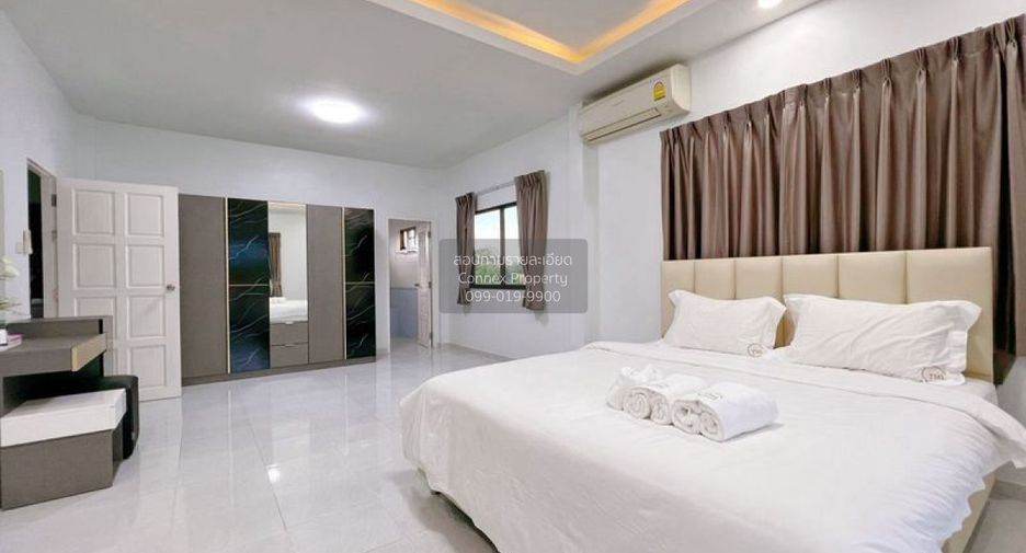 For sale 4 bedrooms house in East Pattaya, Pattaya