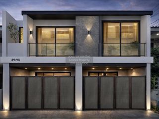For sale 4 bedrooms townhouse in Lat Phrao, Bangkok