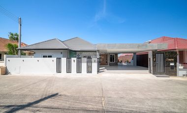 For sale 4 bedrooms house in East Pattaya, Pattaya