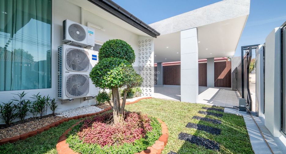 For sale 4 bedrooms house in East Pattaya, Pattaya