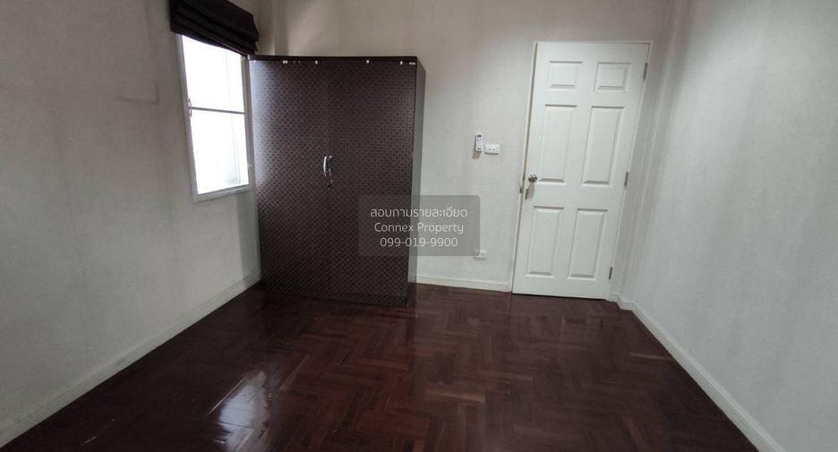 For sale 3 bedrooms house in Mueang Nonthaburi, Nonthaburi